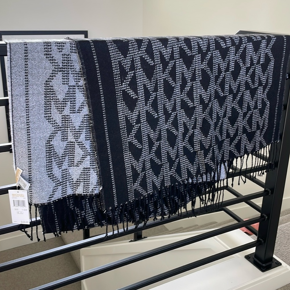 Michael by Michael Kors blanket scarf - NWT